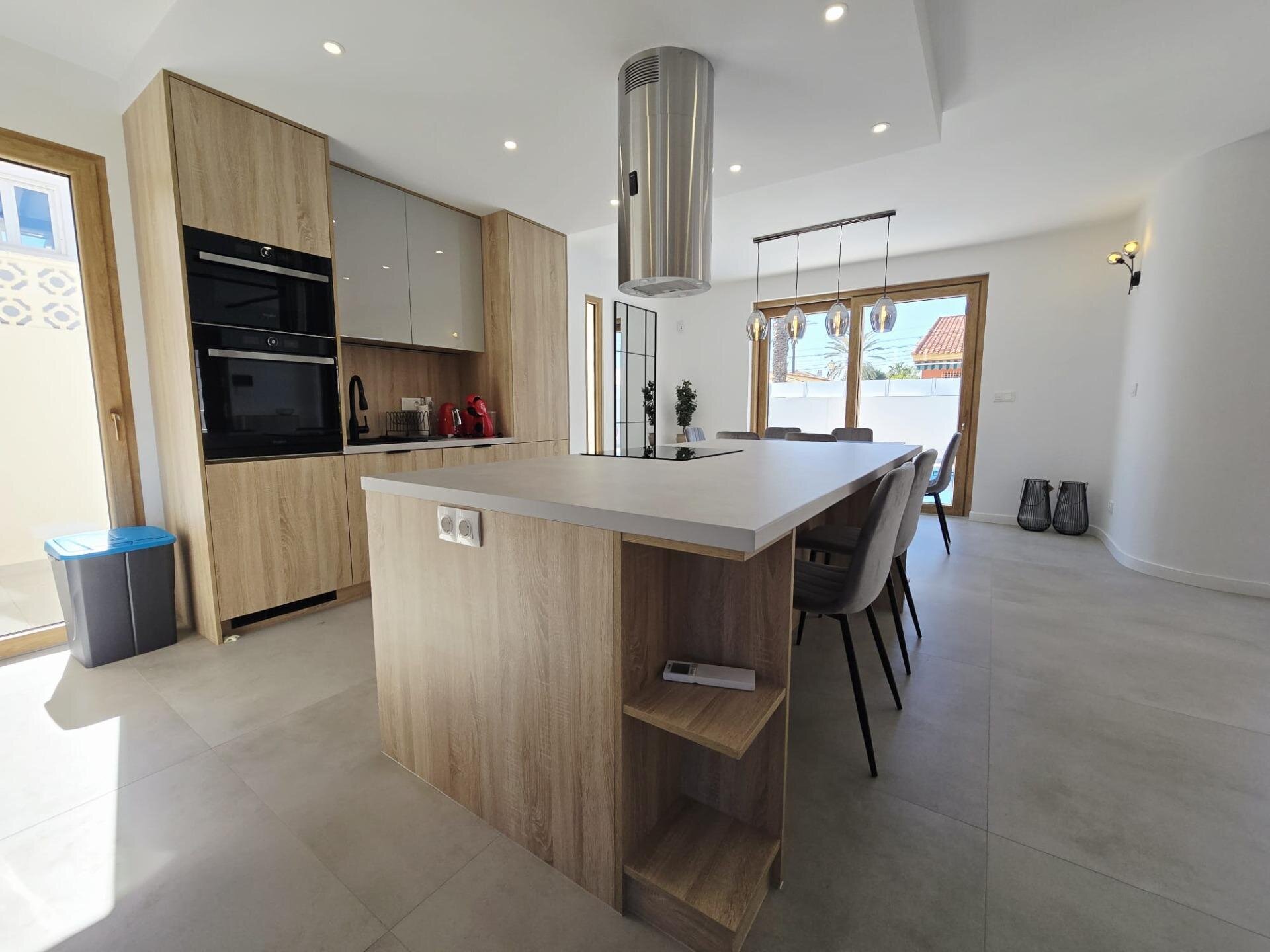 3-Bedroom Villa in Muy Cerca de la Playa, Cabo Roig - Image 15