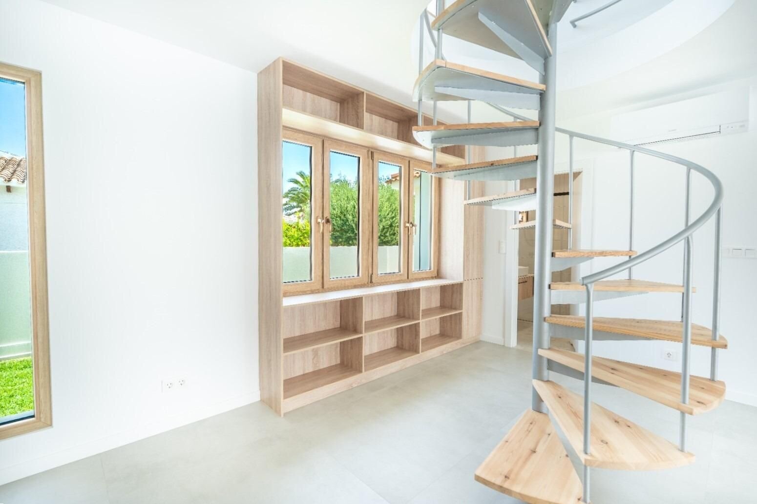 3-Bedroom Villa in Muy Cerca de la Playa, Cabo Roig - Image 17