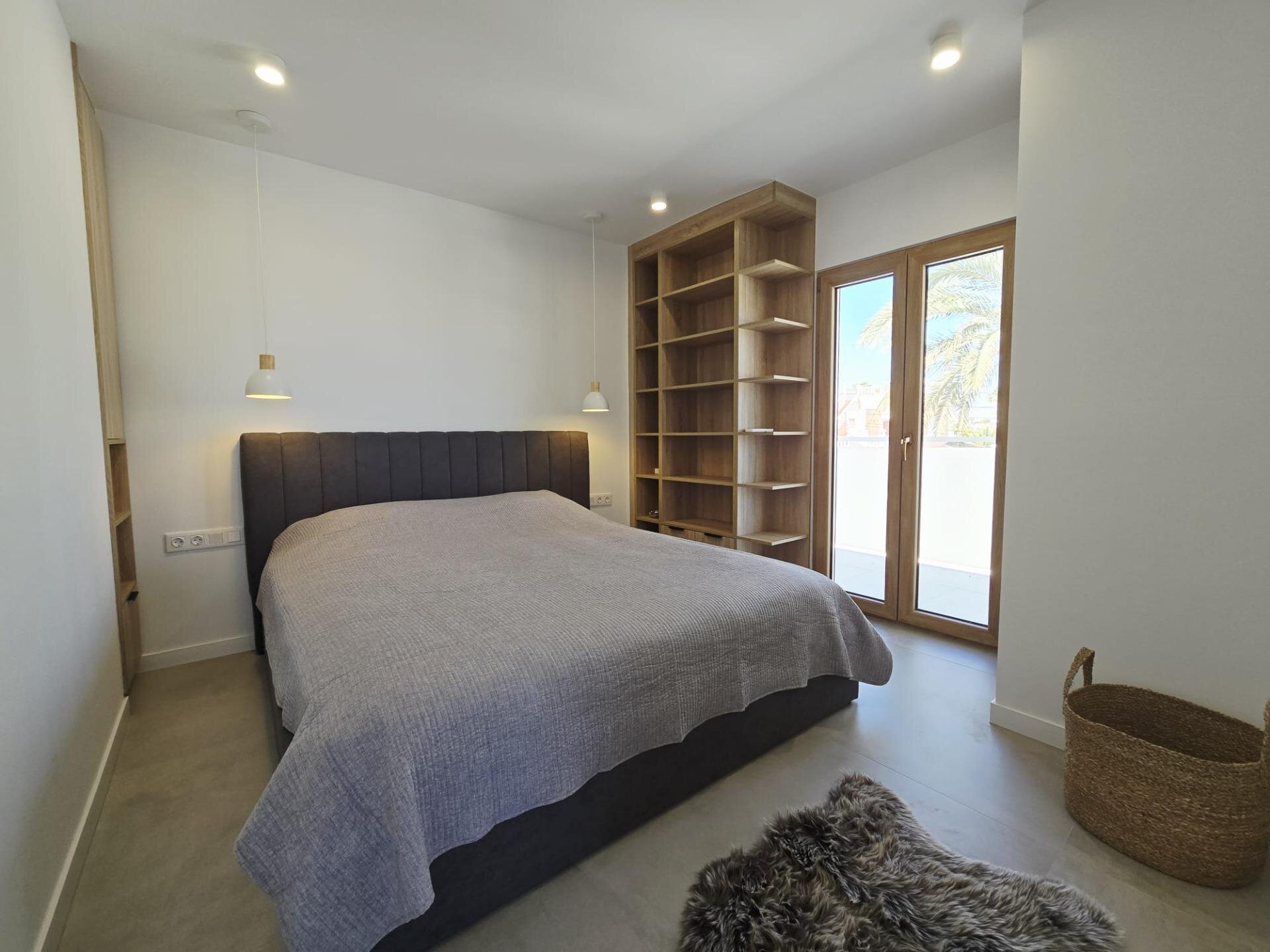 3-Bedroom Villa in Muy Cerca de la Playa, Cabo Roig - Image 20