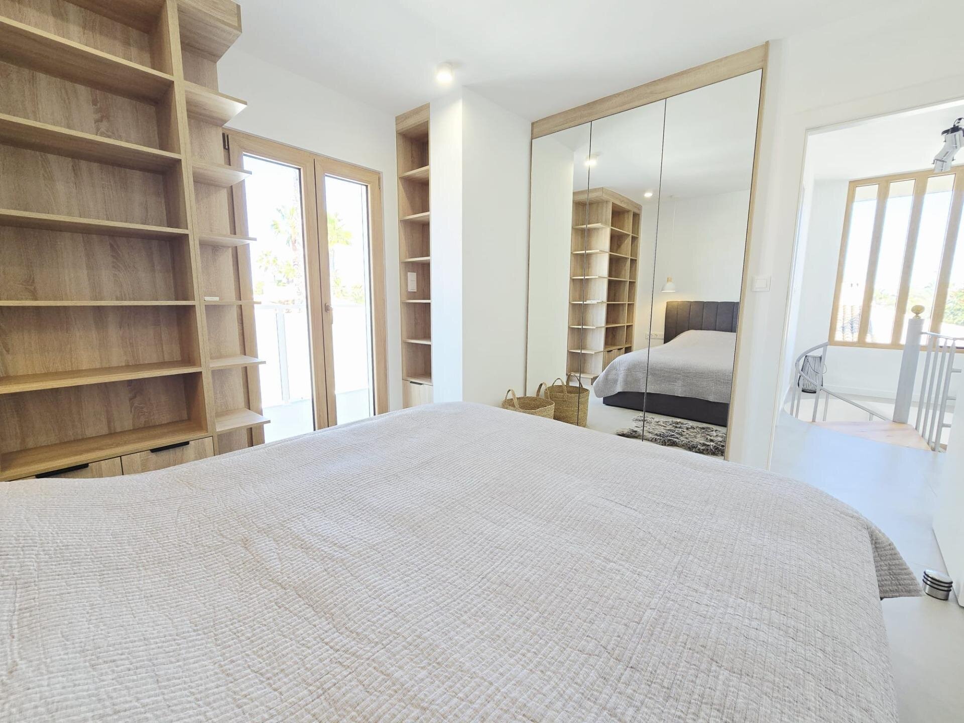 3-Bedroom Villa in Muy Cerca de la Playa, Cabo Roig - Image 21