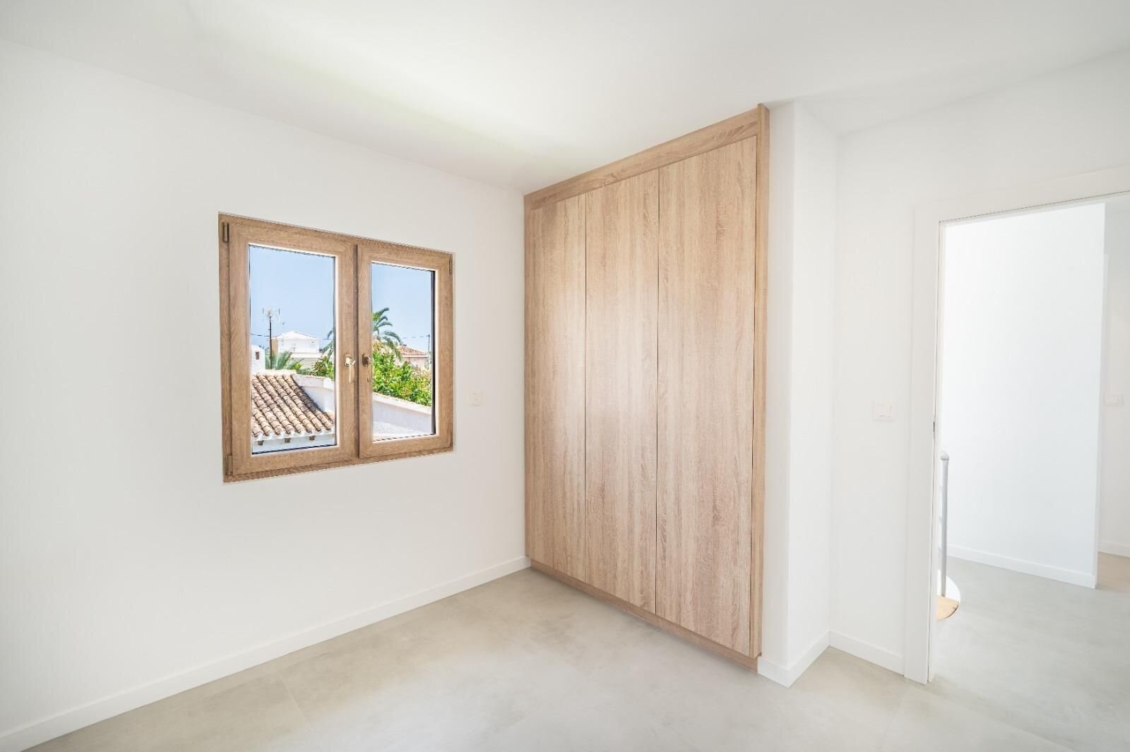 3-Bedroom Villa in Muy Cerca de la Playa, Cabo Roig - Image 32