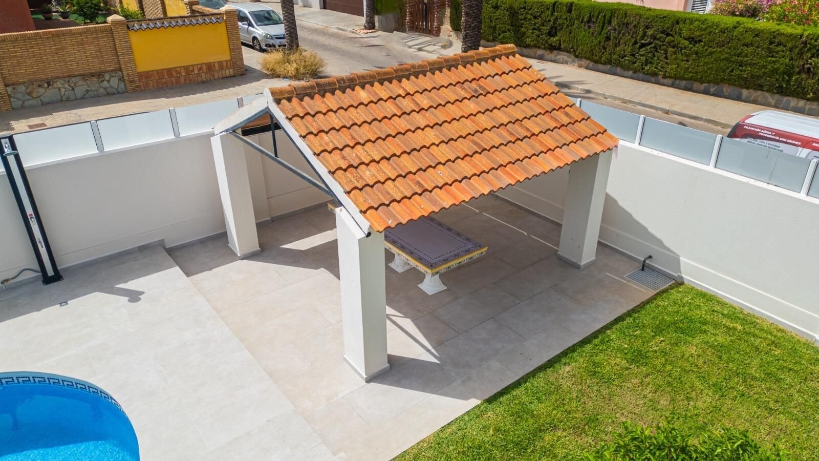3-Bedroom Villa in Muy Cerca de la Playa, Cabo Roig - Image 43