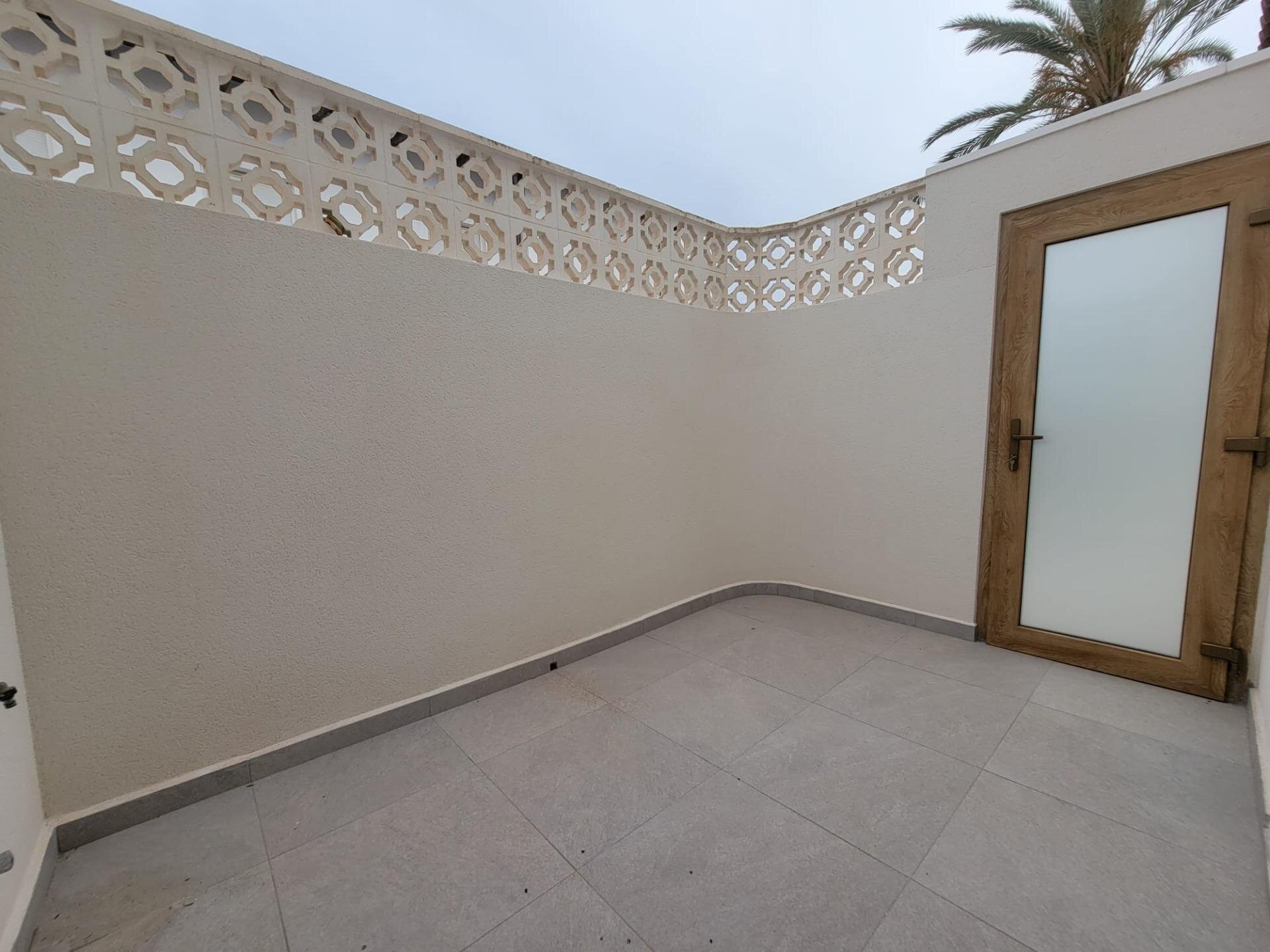 3-Bedroom Villa in Muy Cerca de la Playa, Cabo Roig - Image 45