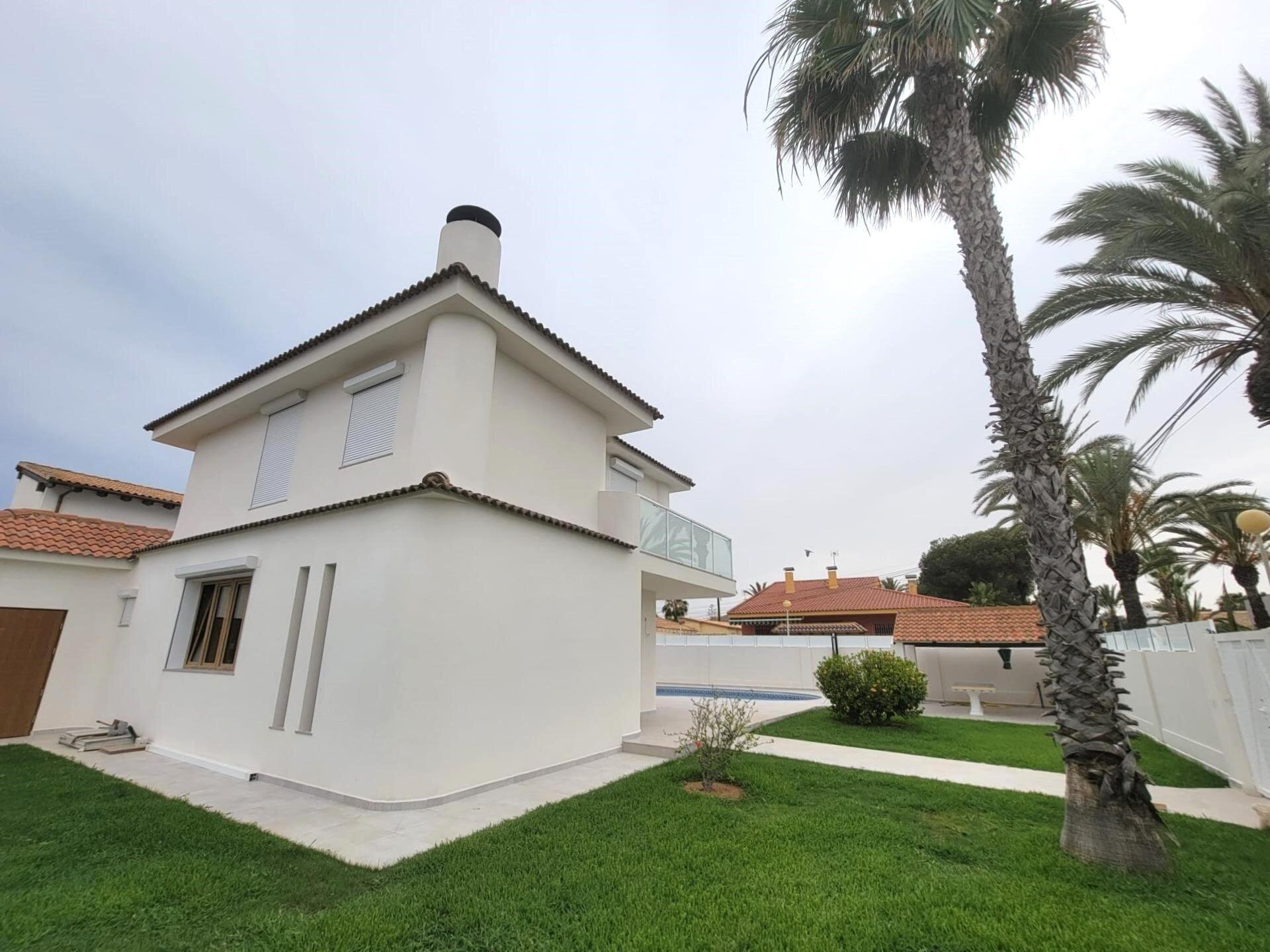 3-Bedroom Villa in Muy Cerca de la Playa, Cabo Roig - Image 48