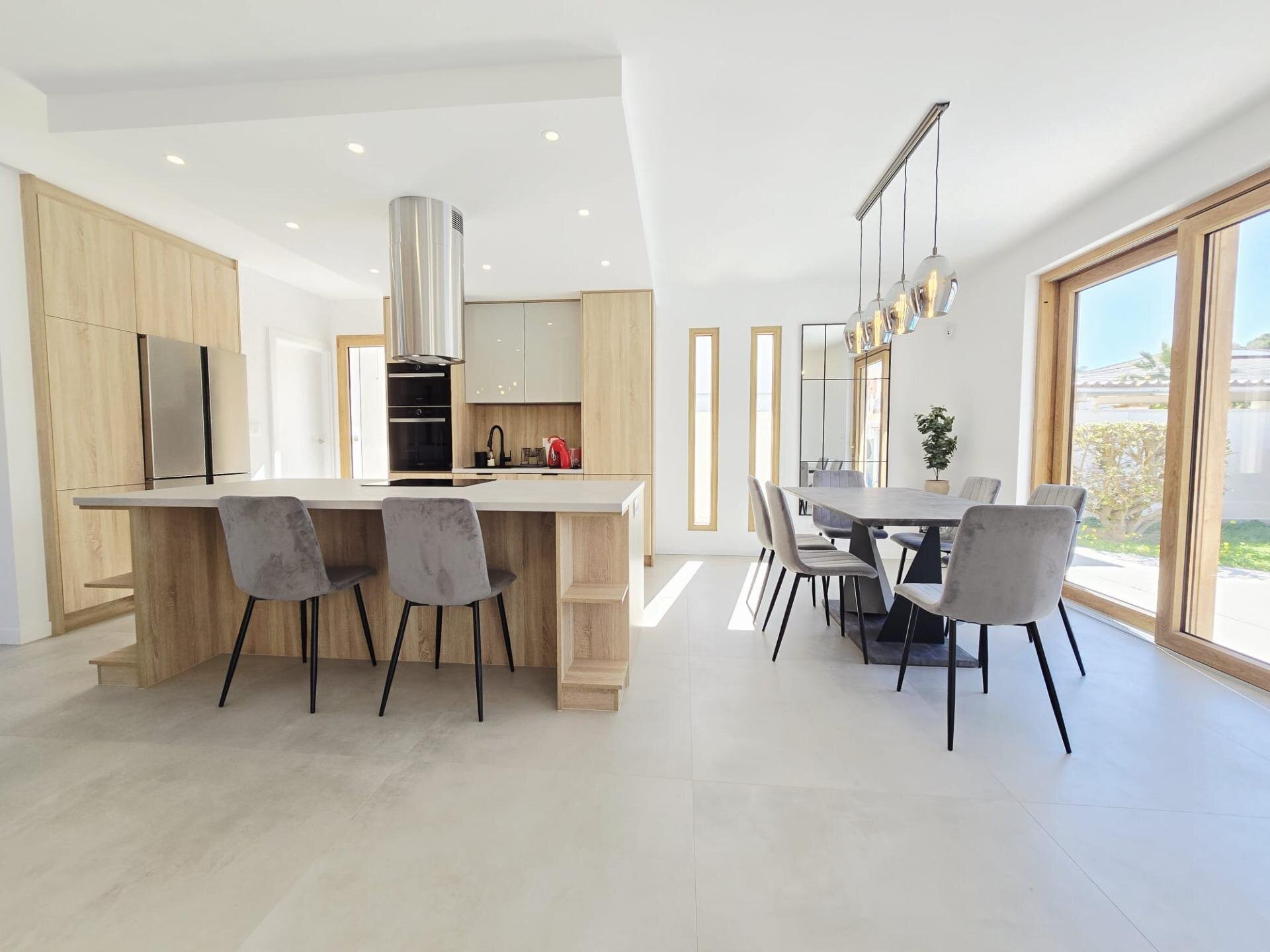3-Bedroom Villa in Muy Cerca de la Playa, Cabo Roig - Image 9