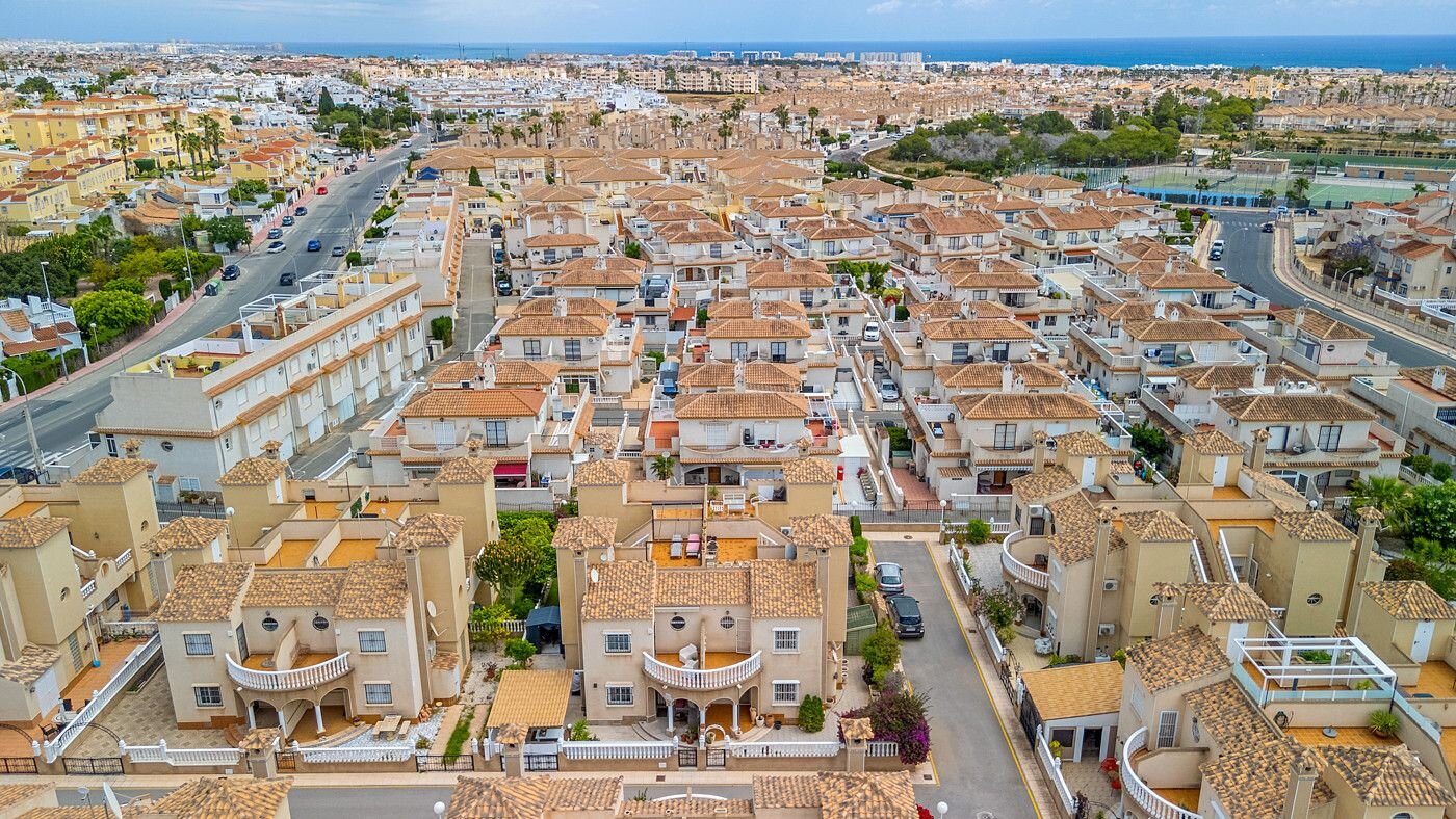 3-Bedroom Semi-detached house in La Chismosa, Orihuela Costa - Image 35