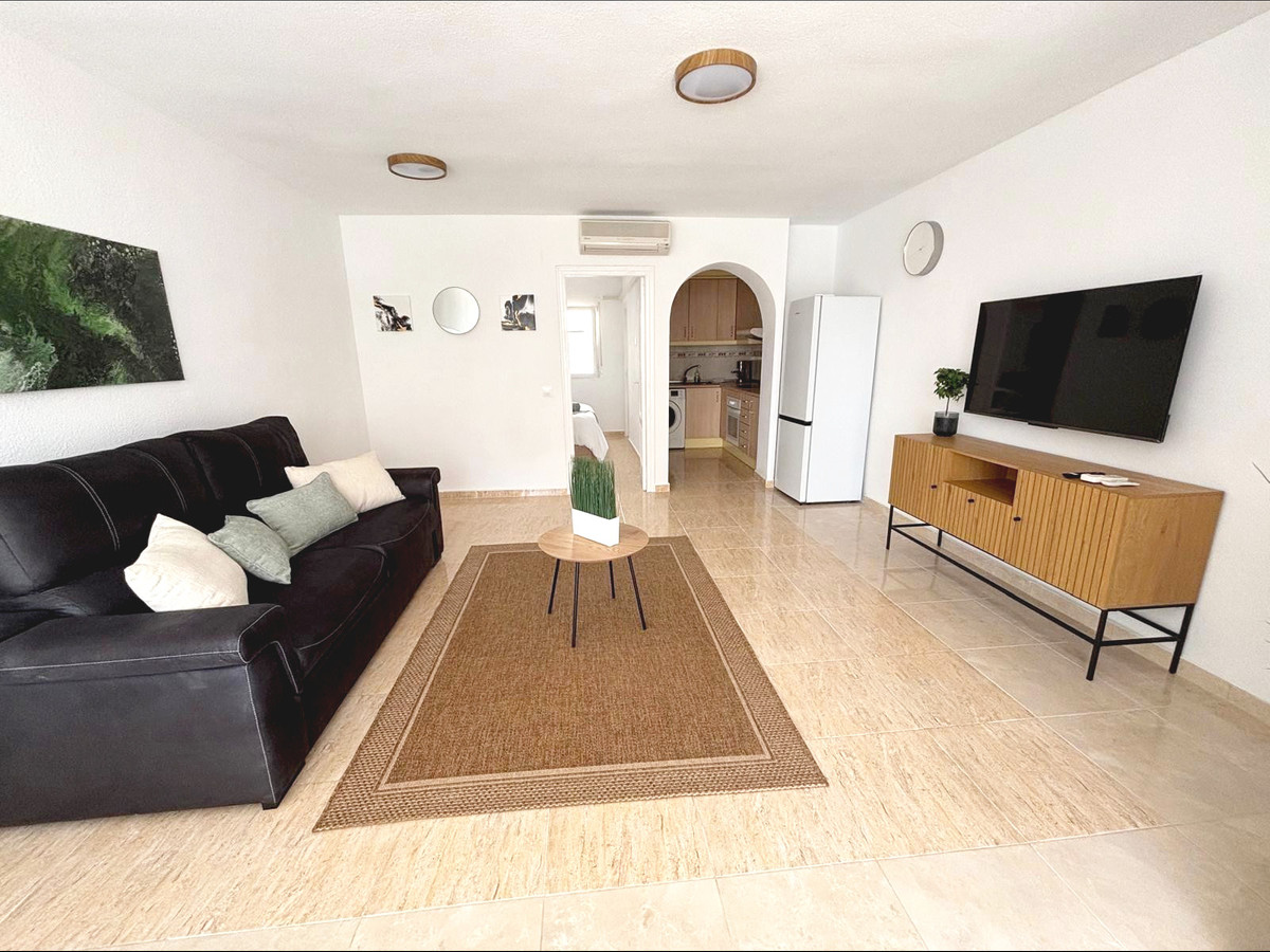 1-Bedroom Middle Floor Apartment in  Torrevieja | Sunny C... - Image 2