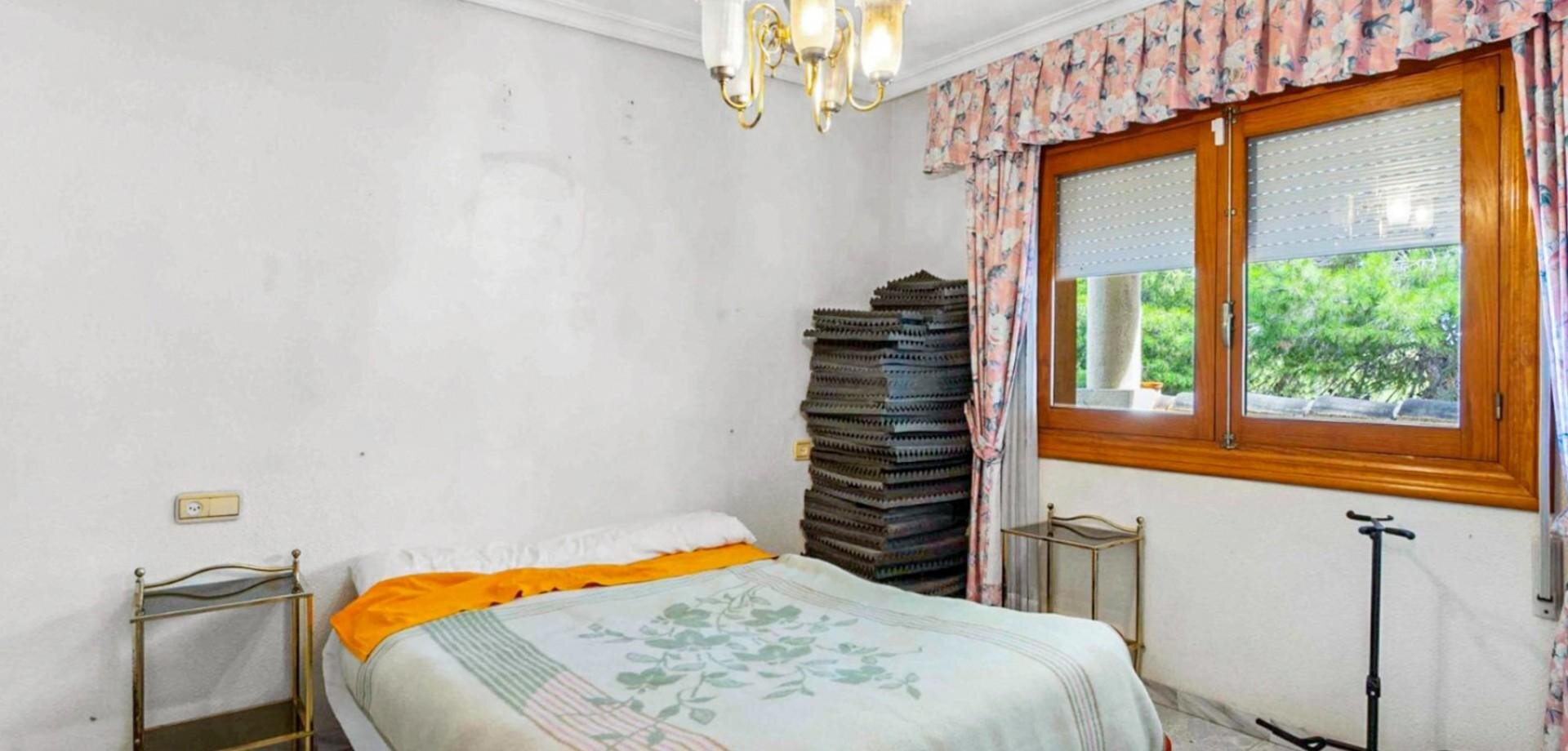 8-Bedroom Villa in La Siesta, Torrevieja - Image 21
