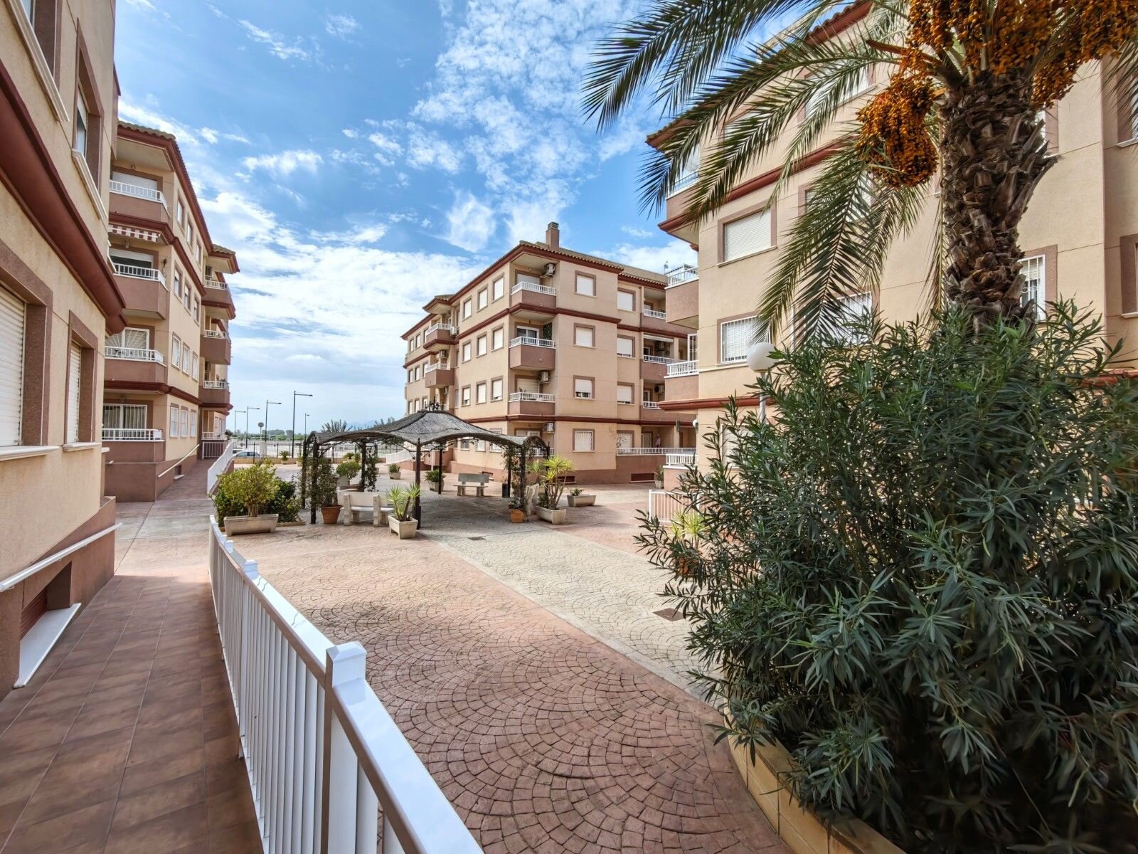 Appartement met 2 Slaapkamers in Comunidad Valenciana, Algorfa - Image 1