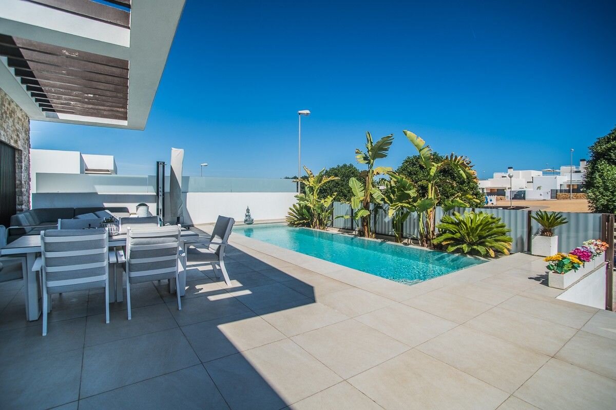 4-Bedroom Villa in Pueblo 5, Formentera del Segura - Image 7