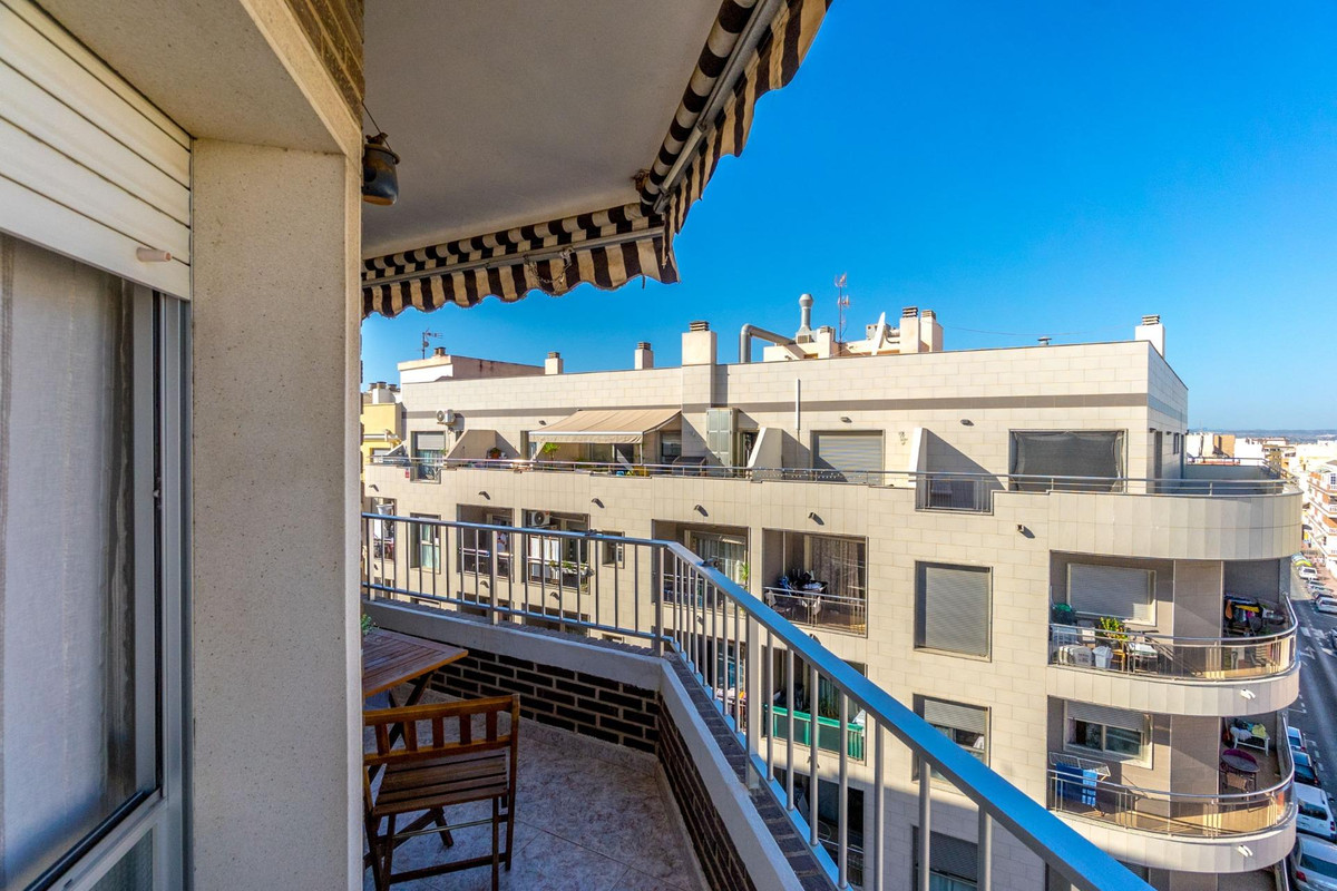 3-Bedroom Middle Floor Apartment in  Torrevieja | Sunny C... - Image 16