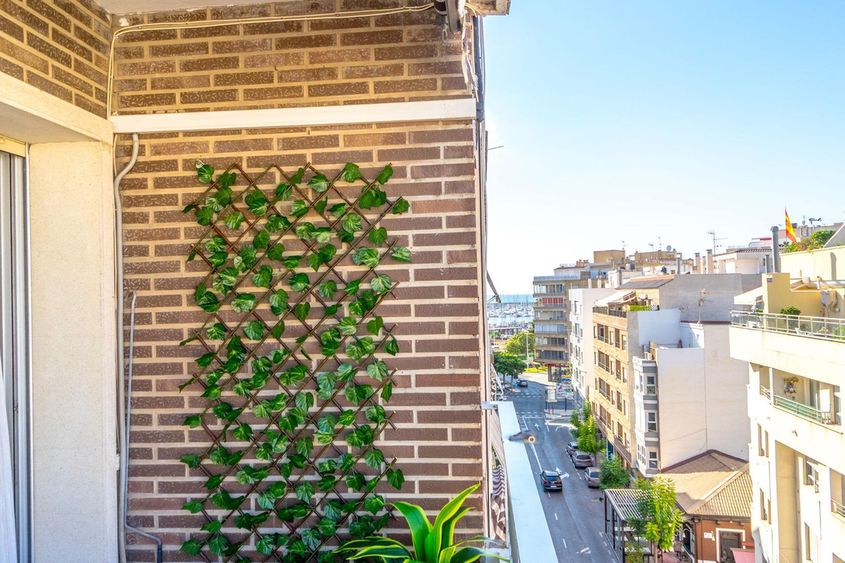 3-Bedroom Middle Floor Apartment in  Torrevieja | Sunny C... - Image 19