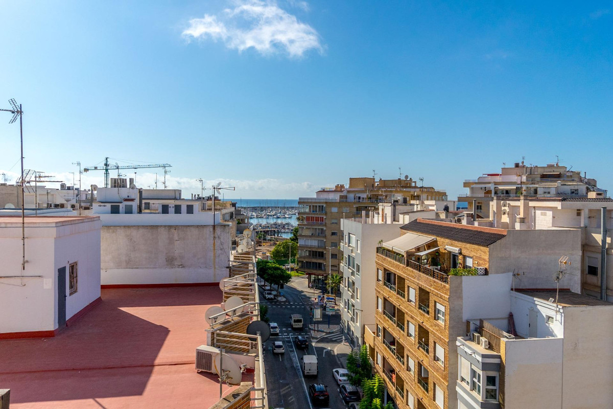 3-Bedroom Middle Floor Apartment in  Torrevieja | Sunny C... - Image 23