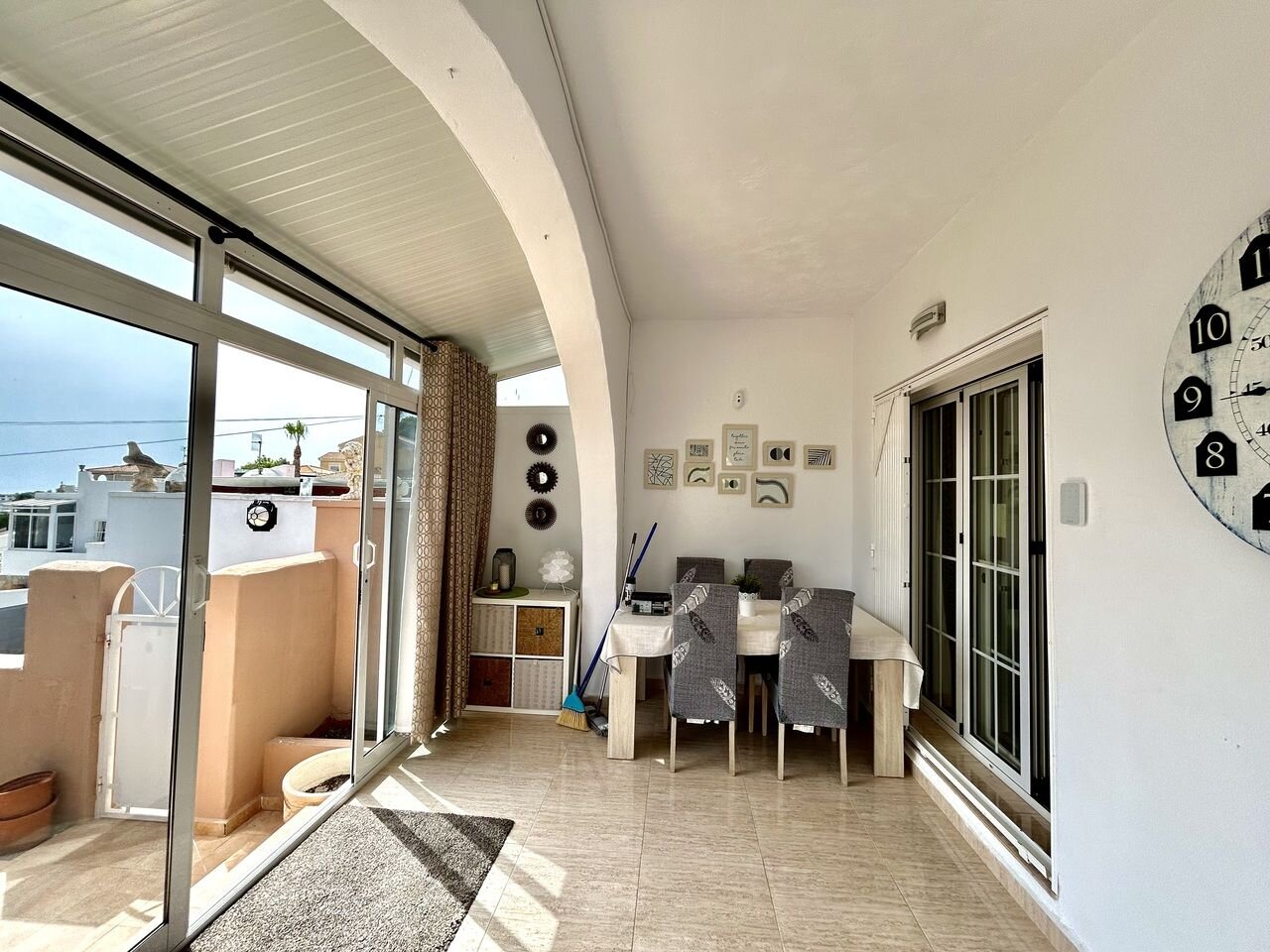 Bungalow z 2 Sypialniami w Villamartin, Orihuela Costa - Image 2