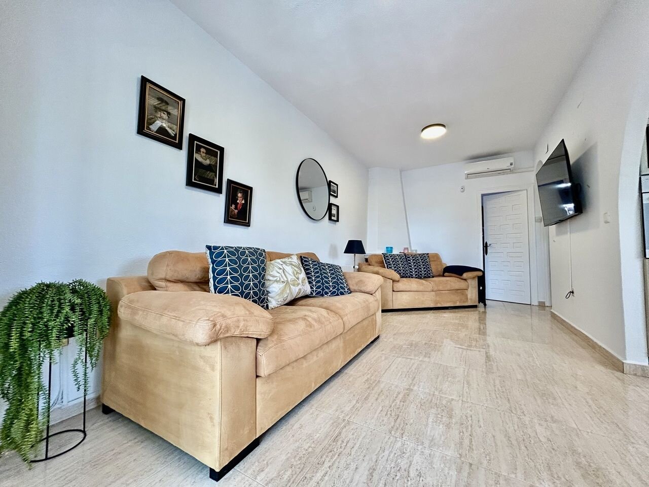 Bungalow z 2 Sypialniami w Villamartin, Orihuela Costa - Image 4