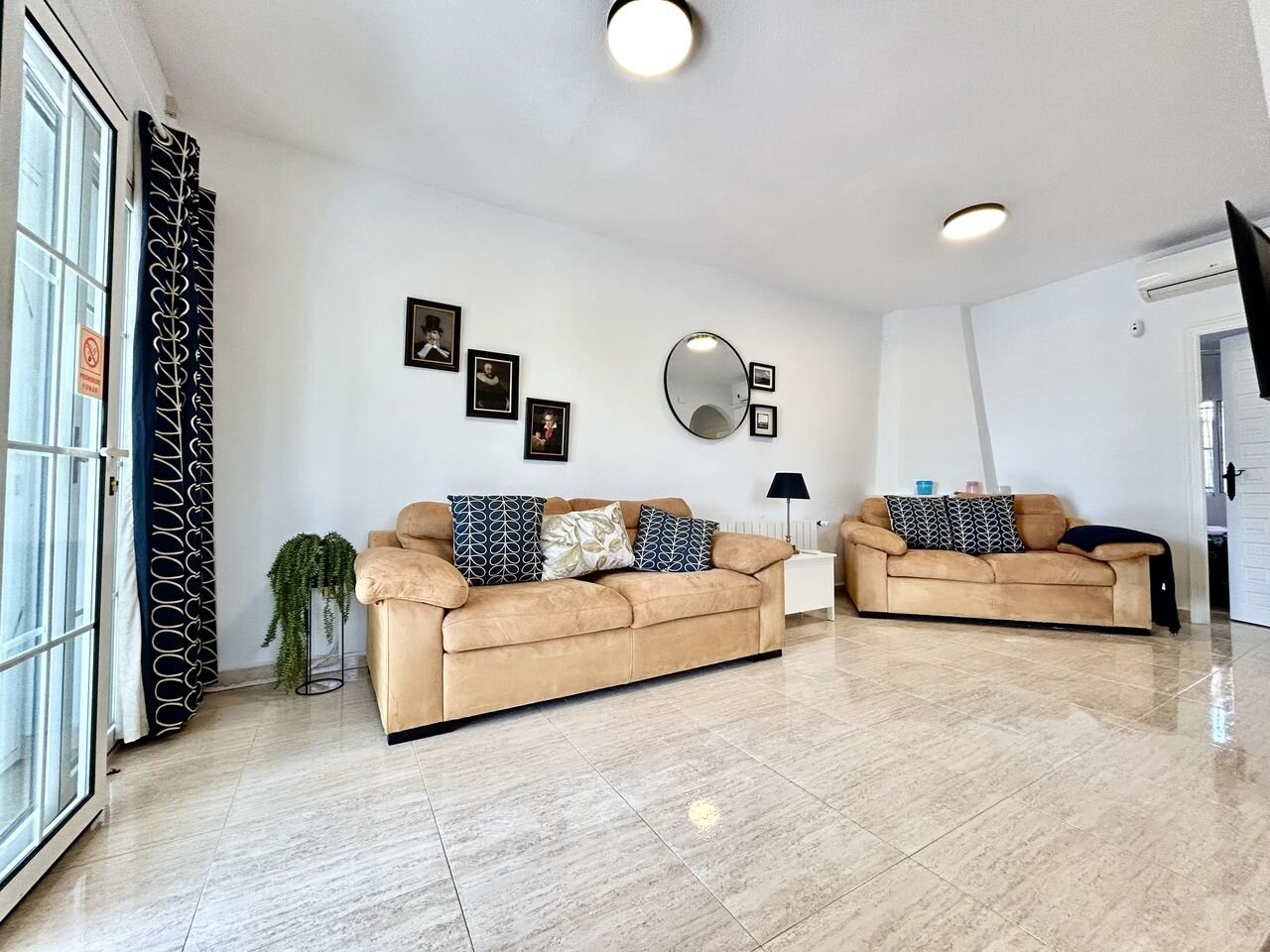 Bungalow z 2 Sypialniami w Villamartin, Orihuela Costa - Image 5