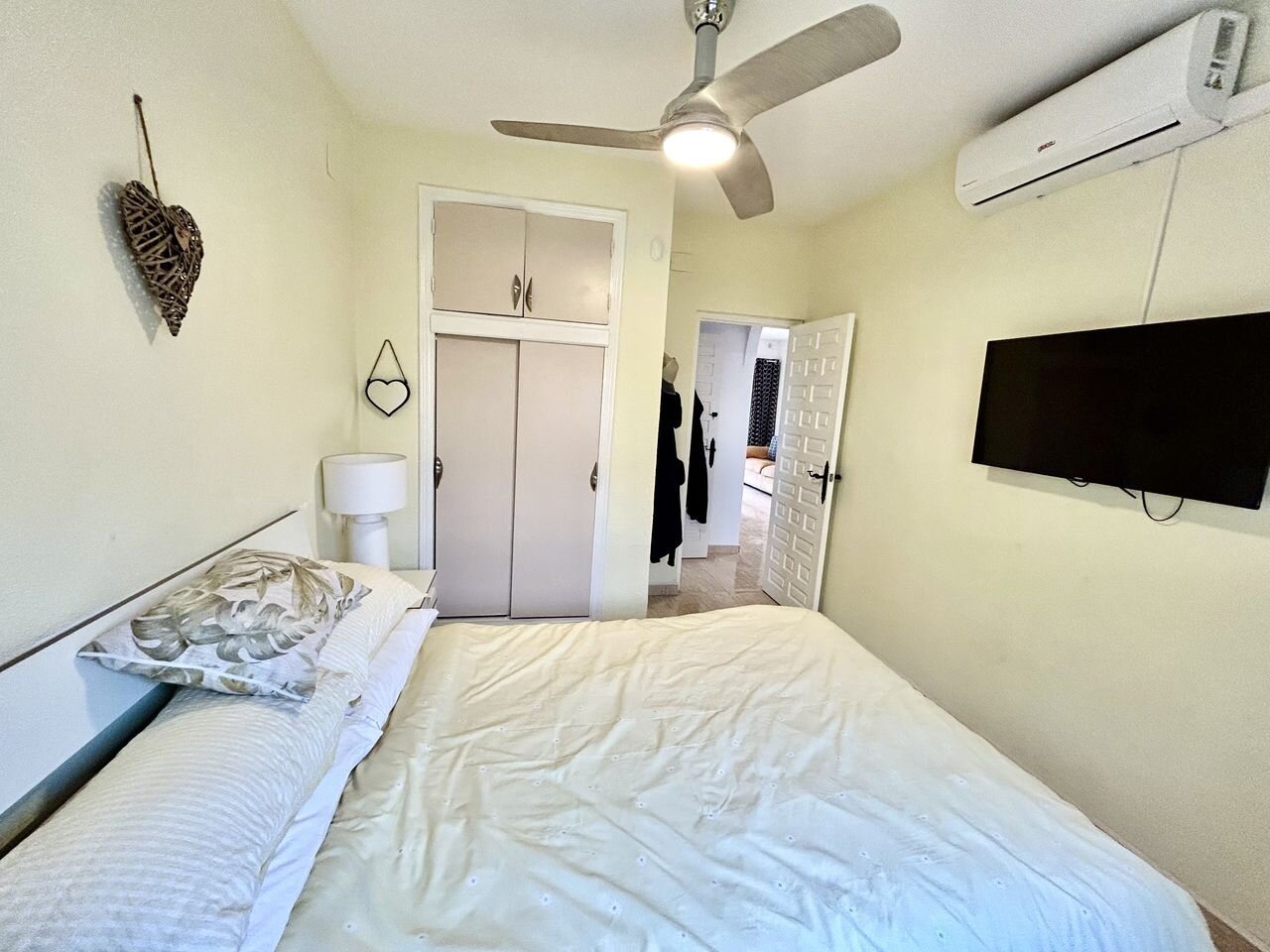 Bungalow z 2 Sypialniami w Villamartin, Orihuela Costa - Image 8