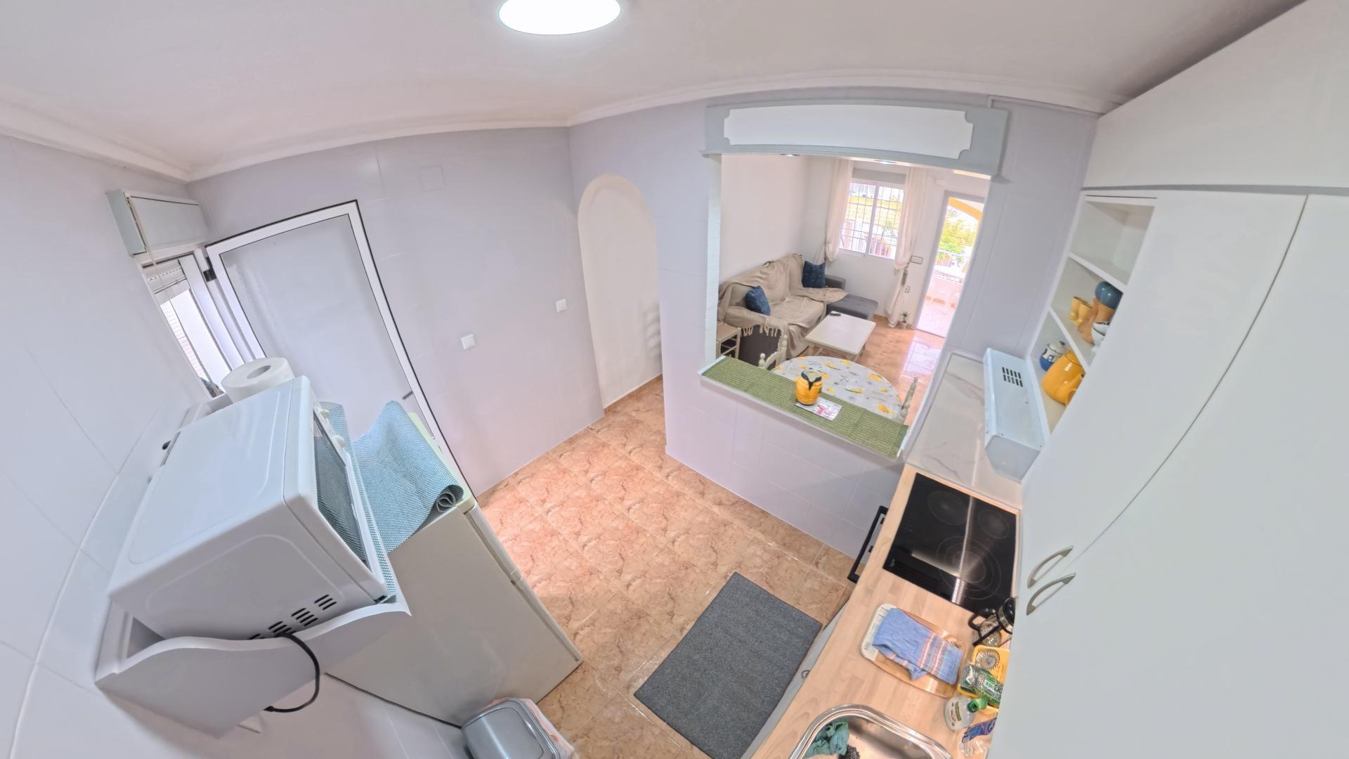 2-Bedroom Bungalow in El Limonar, Torrevieja - Image 9