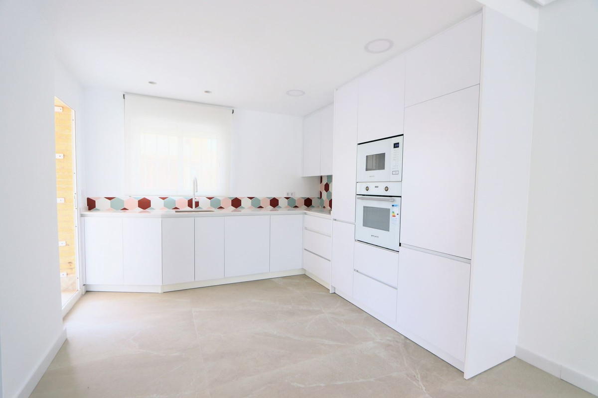 2-Bedroom Ground Floor Apartment in  Pilar de la Horadada... - Image 11