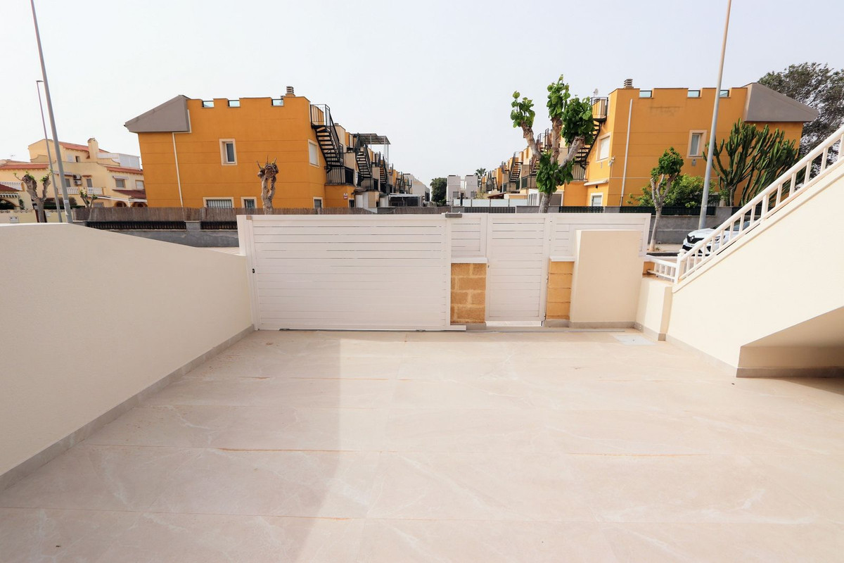 2-Bedroom Ground Floor Apartment in  Pilar de la Horadada... - Image 4