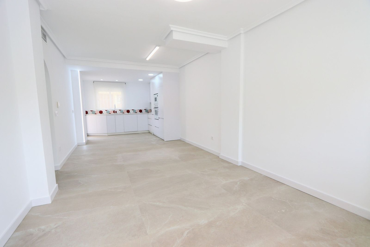 2-Bedroom Ground Floor Apartment in  Pilar de la Horadada... - Image 6