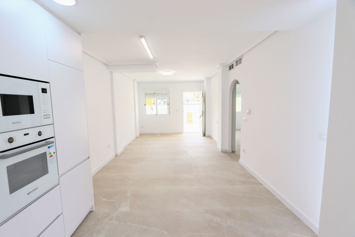 2-Bedroom Ground Floor Apartment in  Pilar de la Horadada... - Image 7