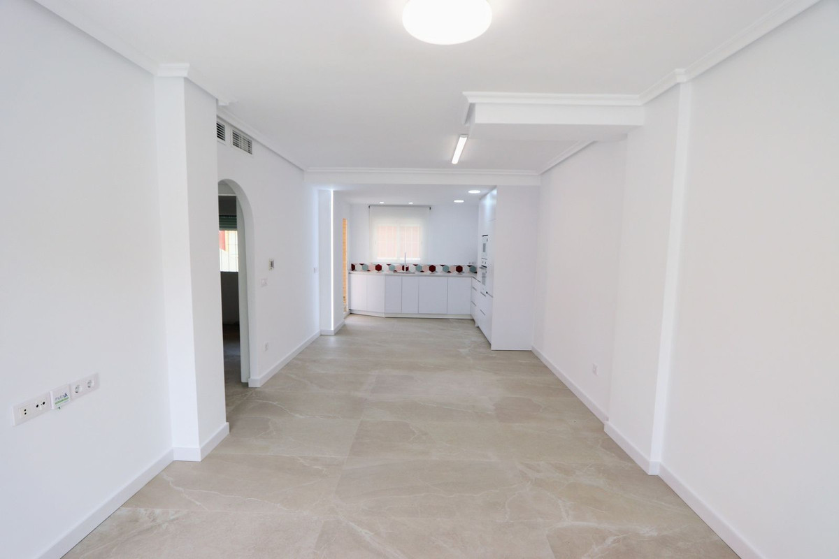 2-Bedroom Ground Floor Apartment in  Pilar de la Horadada... - Image 8