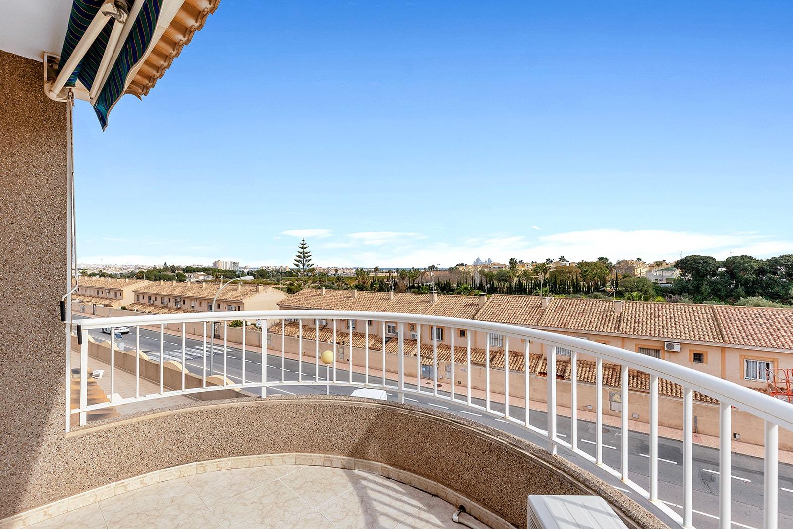 5-Bedroom Villa in  Torrevieja - Image 31