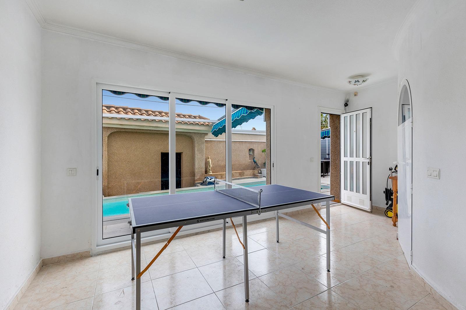 5-Bedroom Villa in  Torrevieja - Image 43
