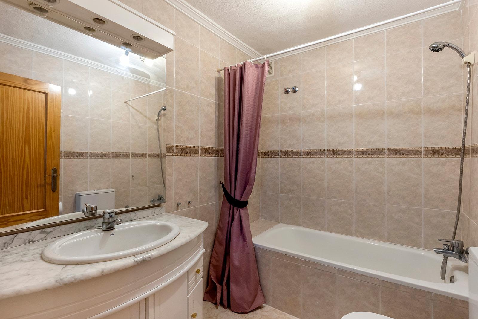 5-Bedroom Villa in  Torrevieja - Image 48