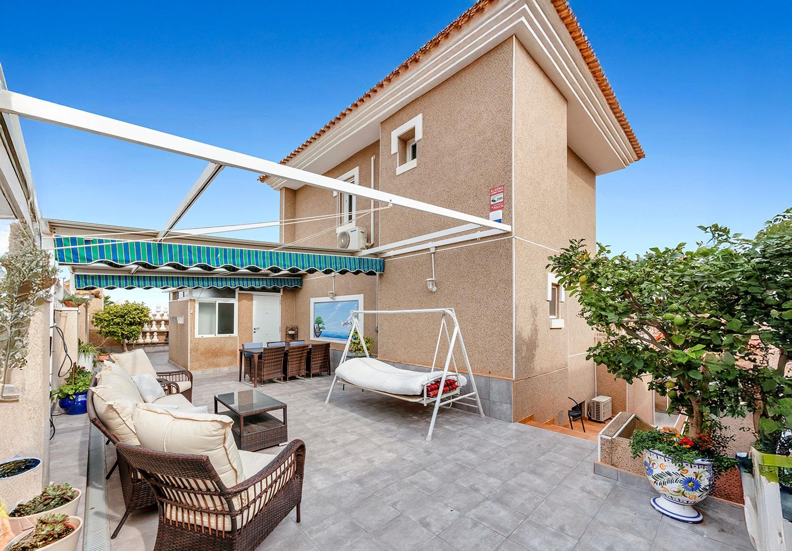 5-Bedroom Villa in  Torrevieja - Image 6