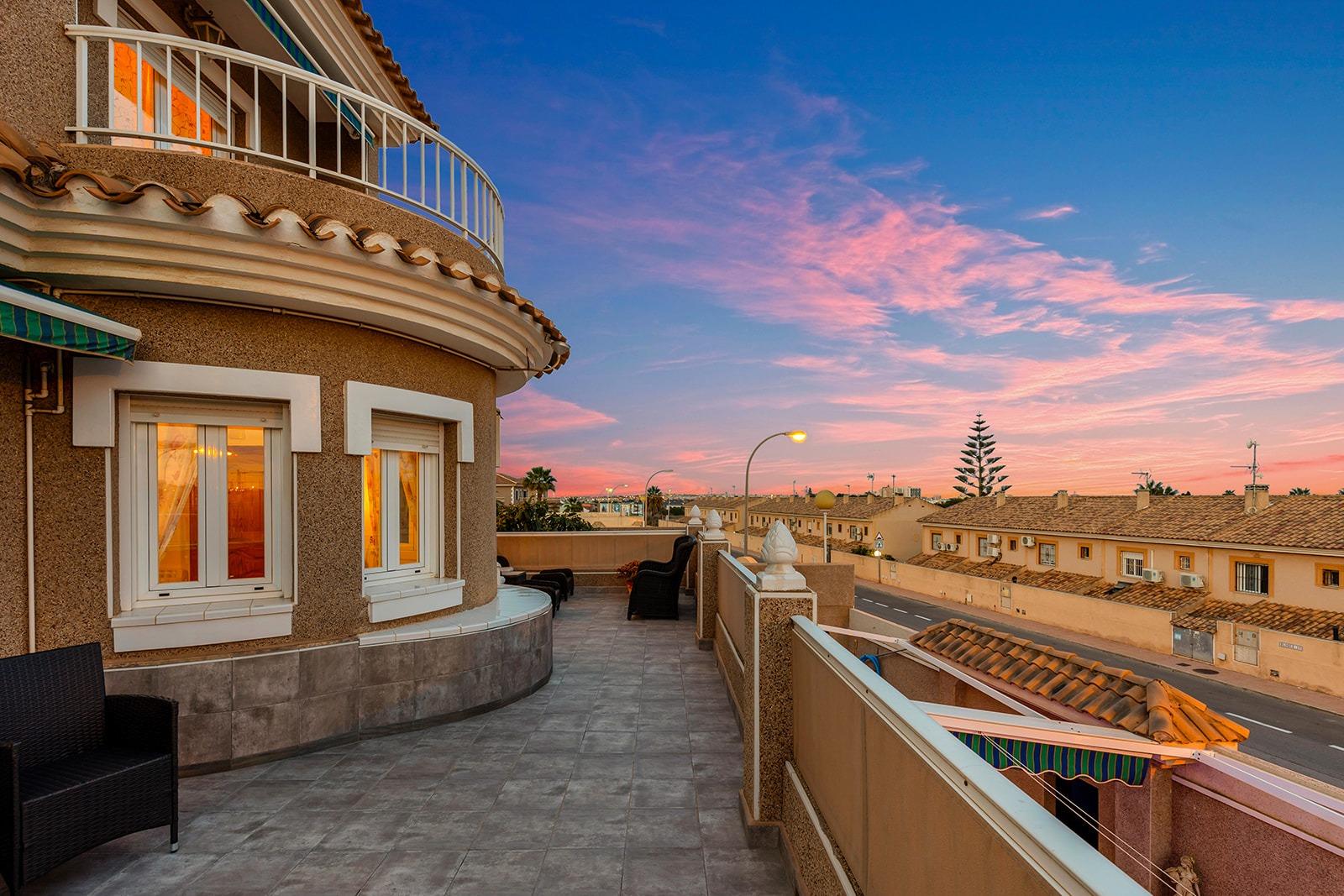 5-Bedroom Villa in  Torrevieja - Image 60