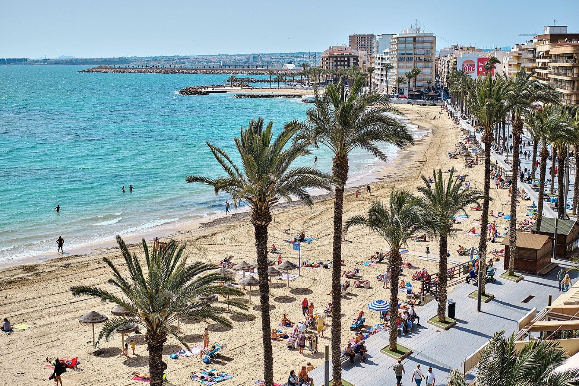 4-Bedroom Penthouse in Torrevieja, Torrevieja - Image 36