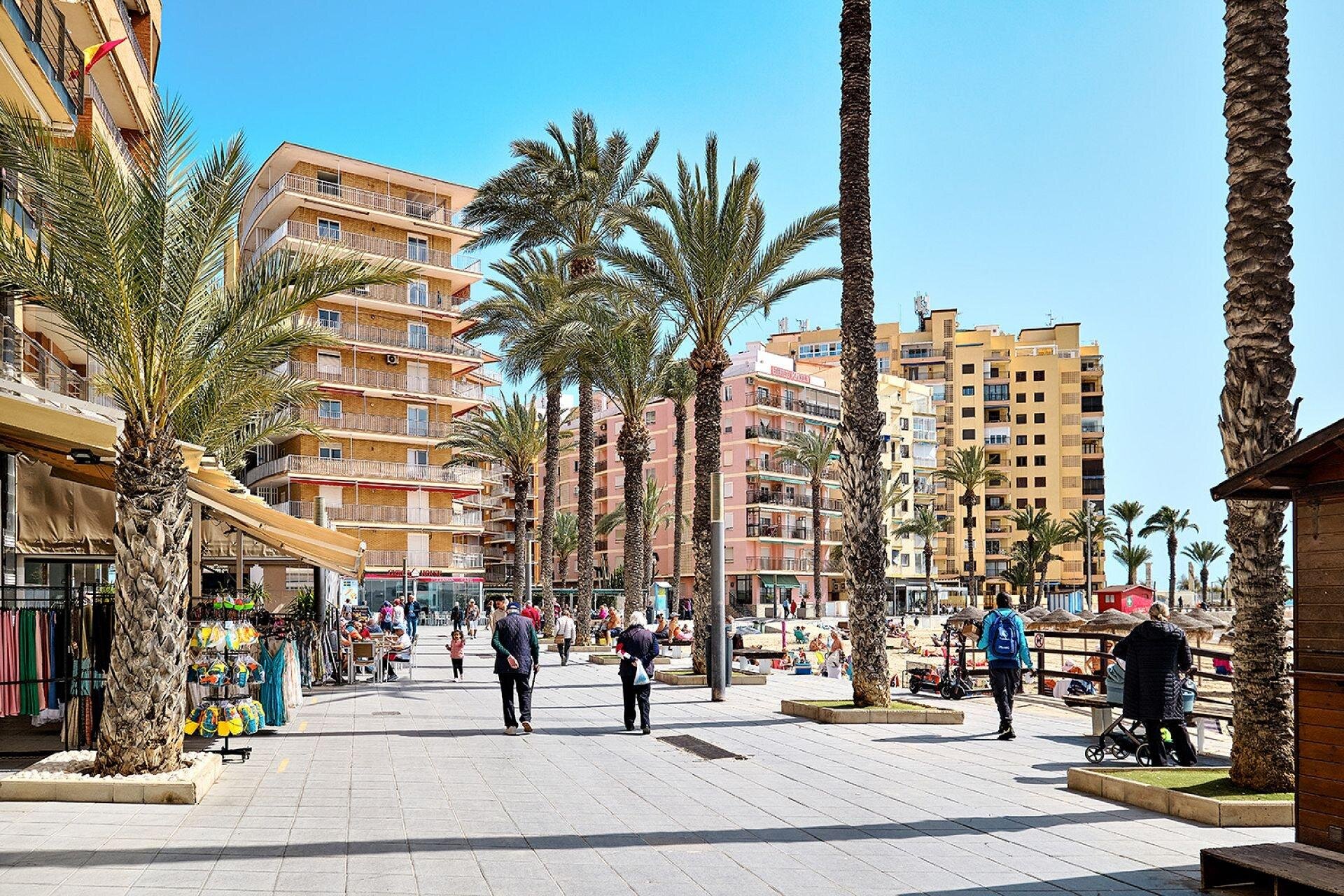4-Bedroom Penthouse in Torrevieja, Torrevieja - Image 37