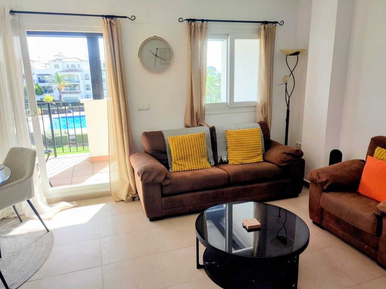2-Bedroom Apartment in Sucina, Sucina - Image 11
