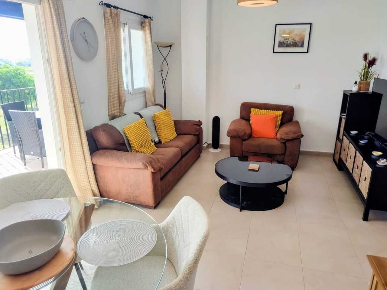 2-Bedroom Apartment in Sucina, Sucina - Image 3