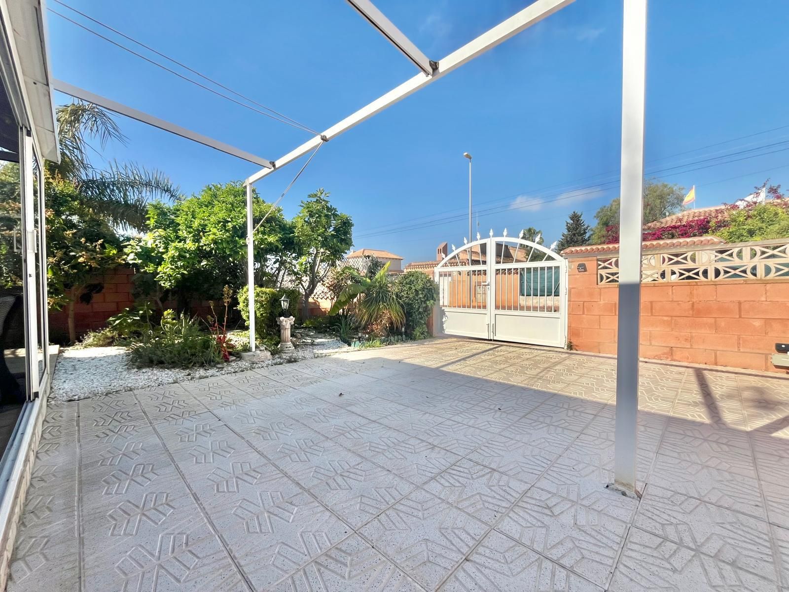 3-Bedroom Villa in Los Almendros-la Florida, Orihuela Costa - Image 4