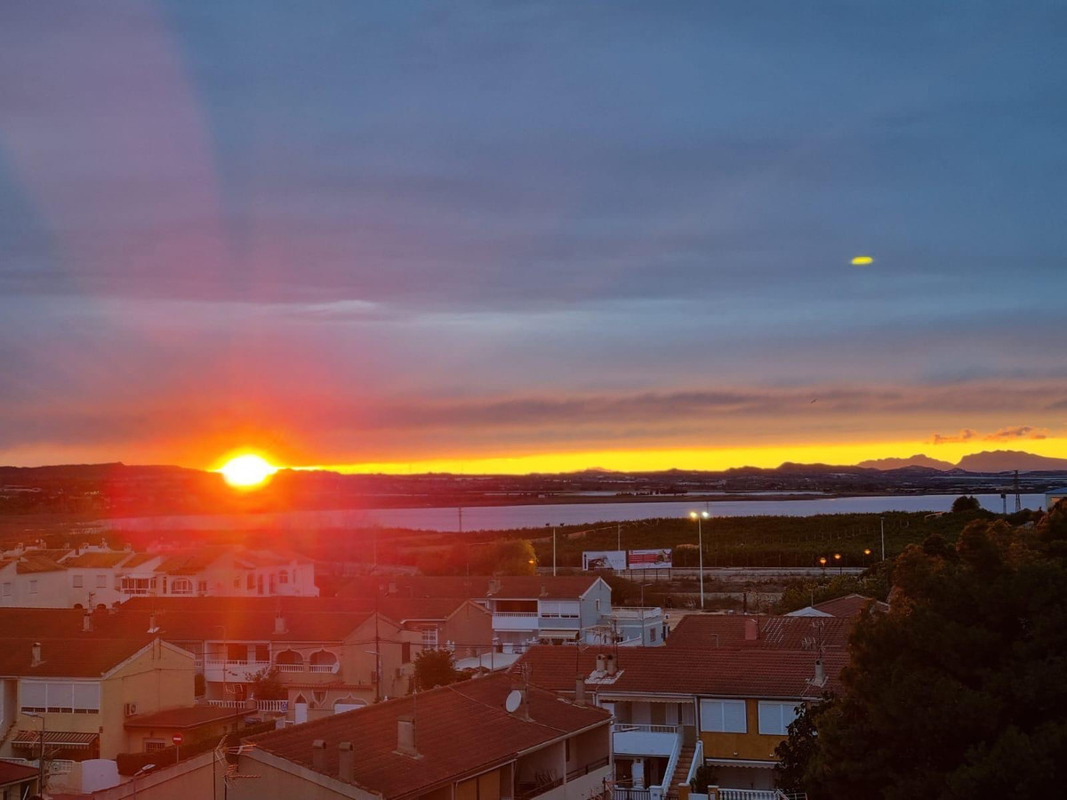 2-Bedroom Penthouse Apartment in Torrevieja | Sunny Casa... - Image 1