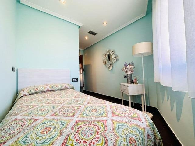Apartamento de 3 Dormitorios en Playa del Cura, Torrevieja - Image 38