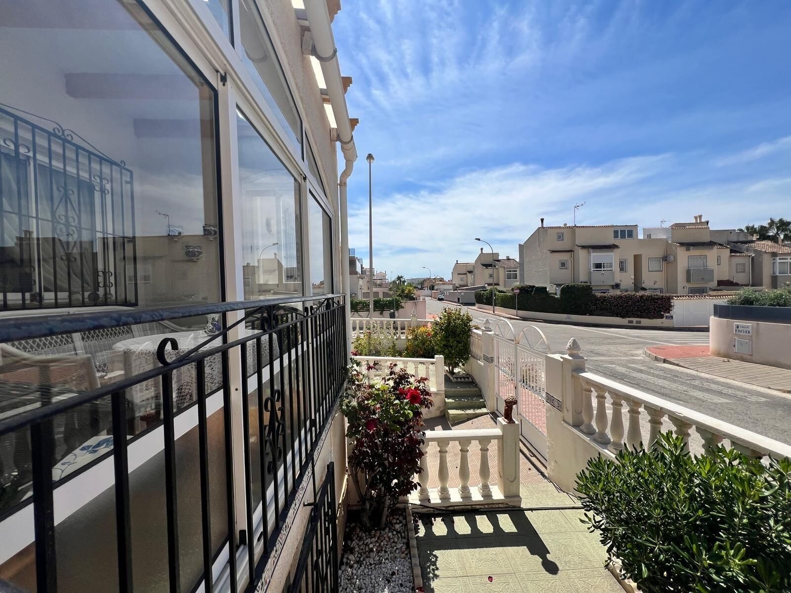 3-Bedroom Quad in Torreblanca, Torrevieja - Image 2