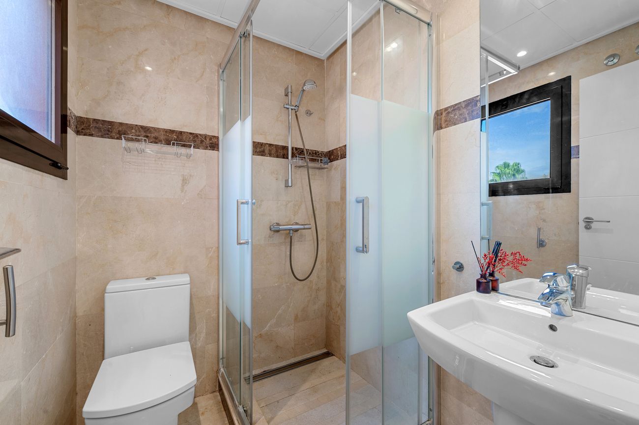 2-Bedroom House in Pueblo, San Miguel de Salinas - Image 21