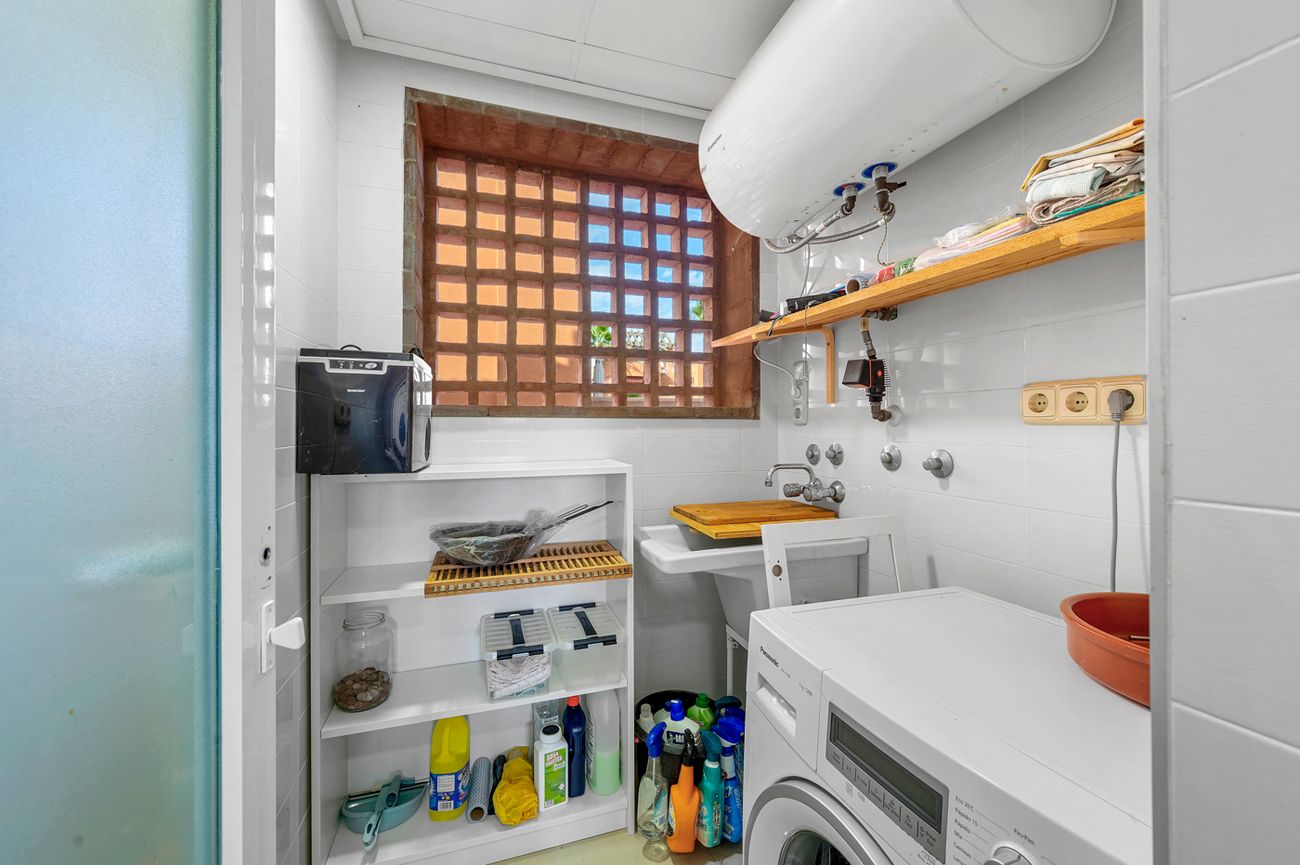 2-Bedroom House in Pueblo, San Miguel de Salinas - Image 9