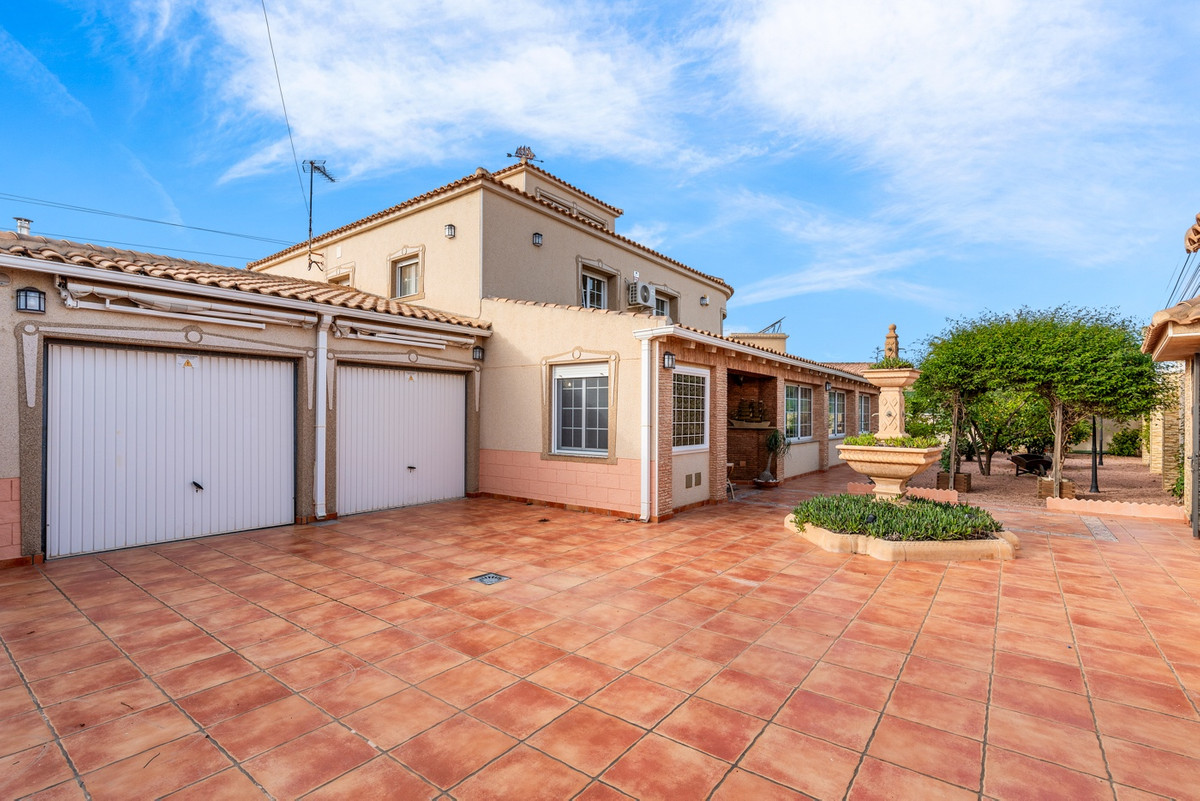4-Bedroom Townhouse in Torrevieja | Sunny Casas - Costa ... - Image 1