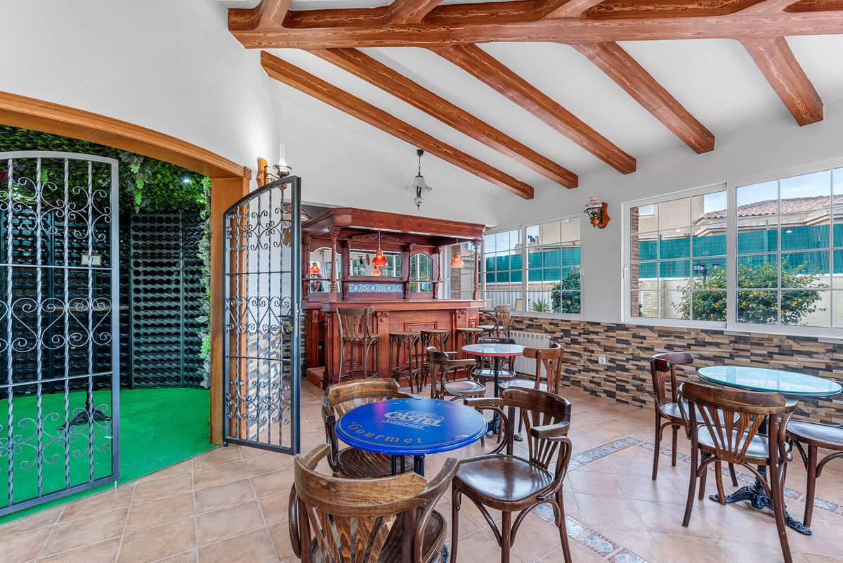 4-Bedroom Townhouse in Torrevieja | Sunny Casas - Costa ... - Image 12