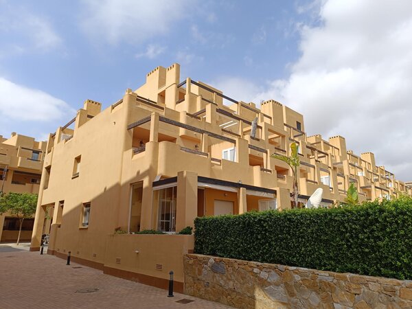Apartamento de 2 Dormitorios en Roldán, Torre - Pacheco