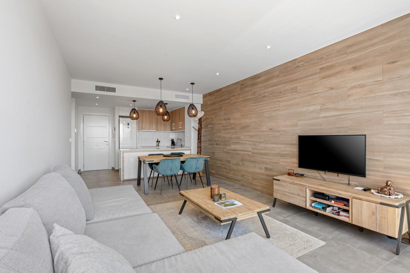 2-Bedroom Apartment in Lomas de Cabo Roig, Orihuela Costa - Image 13