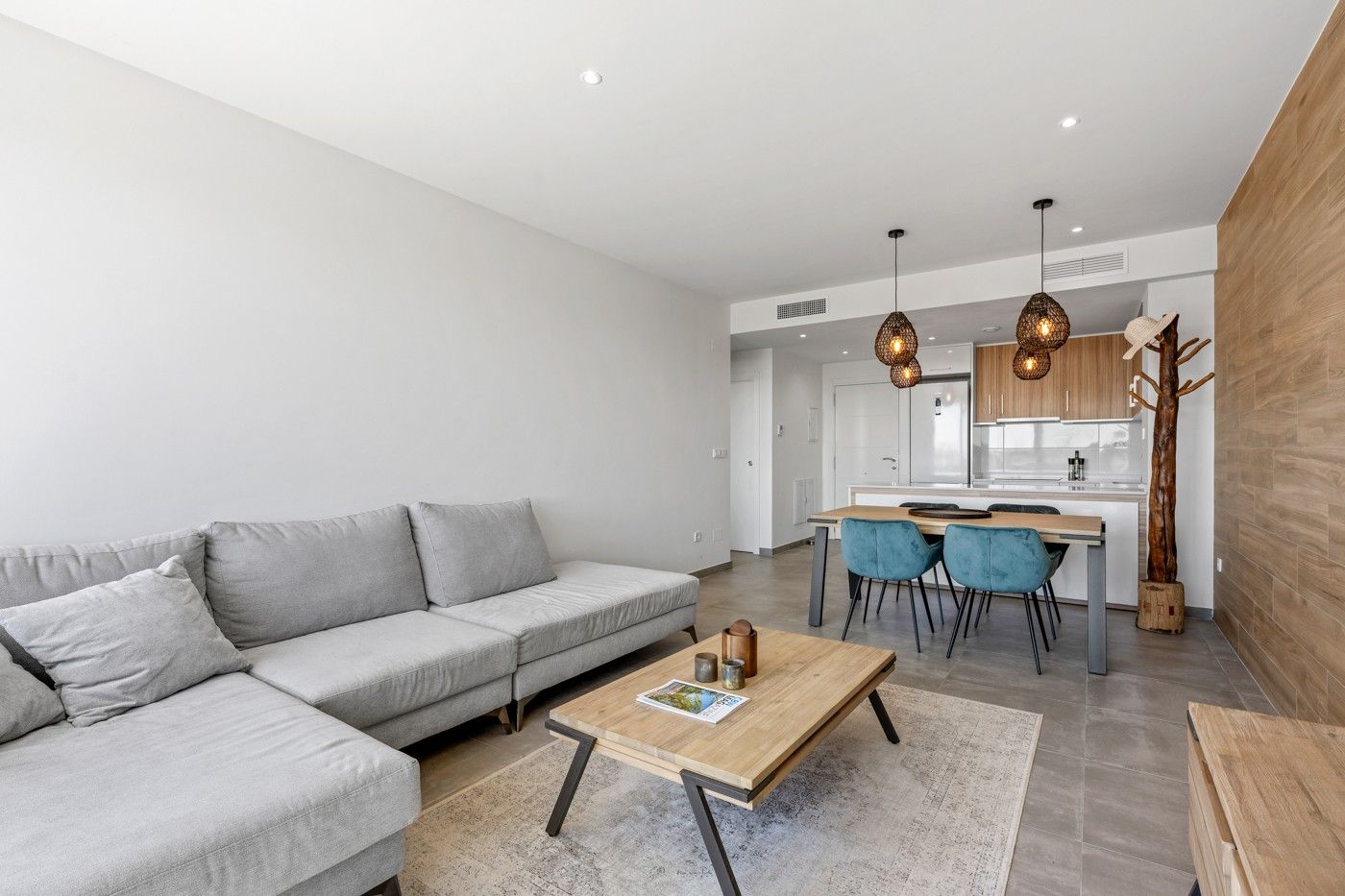 2-Bedroom Apartment in Lomas de Cabo Roig, Orihuela Costa - Image 14