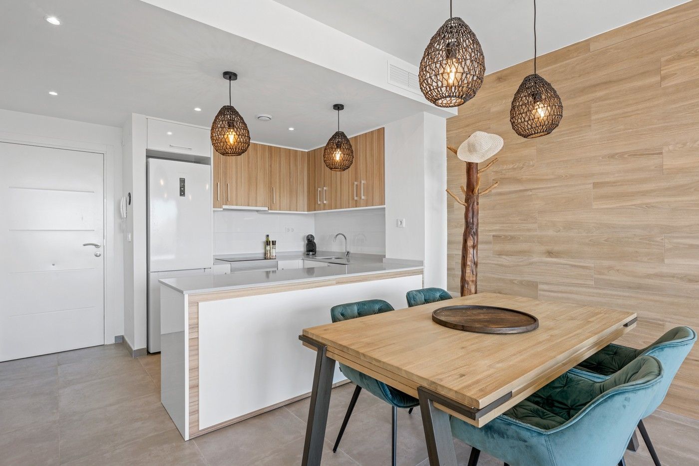 2-Bedroom Apartment in Lomas de Cabo Roig, Orihuela Costa - Image 15