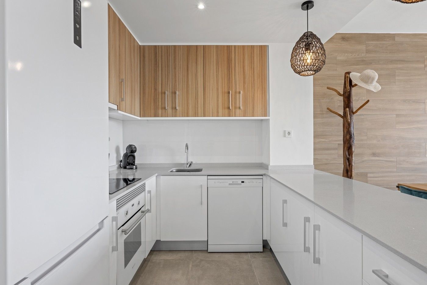 2-Bedroom Apartment in Lomas de Cabo Roig, Orihuela Costa - Image 16