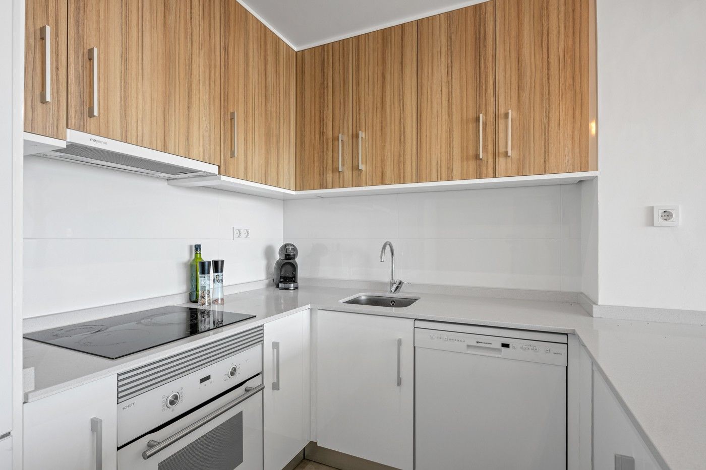 2-Bedroom Apartment in Lomas de Cabo Roig, Orihuela Costa - Image 18